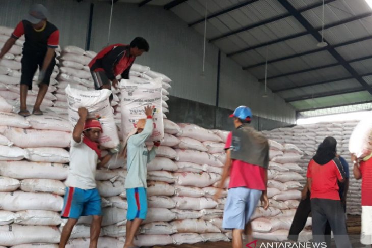 Pupuk Kujang pastikan pasokan pupuk bersubsidi aman untuk petani di Karawang