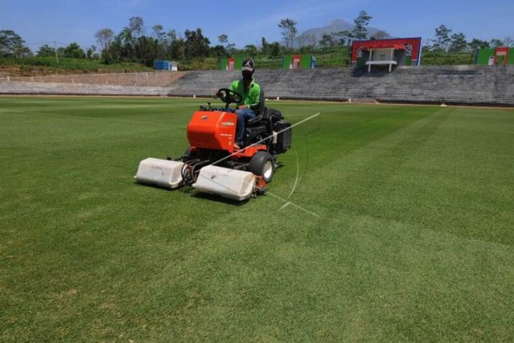 Pembangunan Stadion Kebo Giro