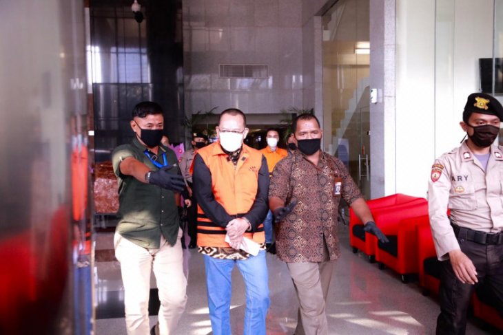 KPK perpanjang penahanan mantan Sekretaris MA Nurhadi dan menantunya