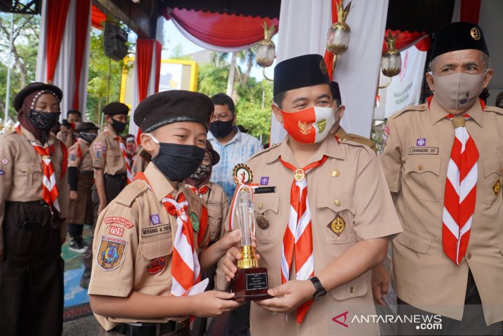 Ikuti HUT Pramuka Al Fatih boyong piala walikota