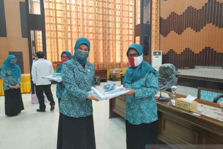 TP PKK Kubu Raya gencarkan Program Maskerku Pakaianku