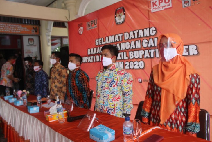 Dua Bakal Calon Bupati Paser Serahkan Berkas ke KPU