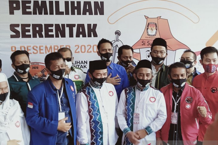 Ibnu-Arifin paslon pertama mendaftar ke KPU Banjarmasin