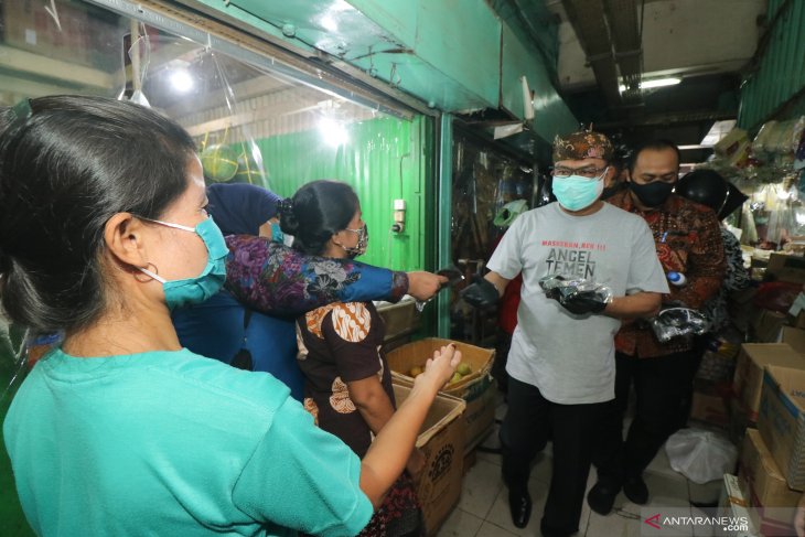 Kepala Staf Kepresidenan tinjau Pasar Genteng