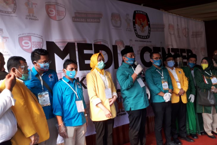 Pilkada Tangsel, Airin dampingi Benyamin-Pillar daftar ke KPU
