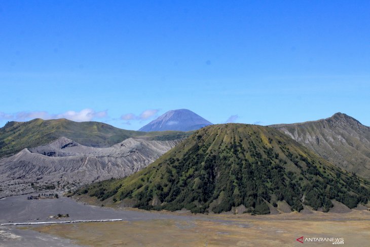 Pembukaan kembali wisata Gunung Bromo