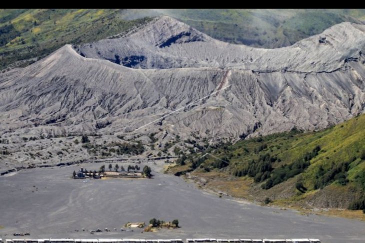  Wisata  Gunung Bromo dibuka  kembali 