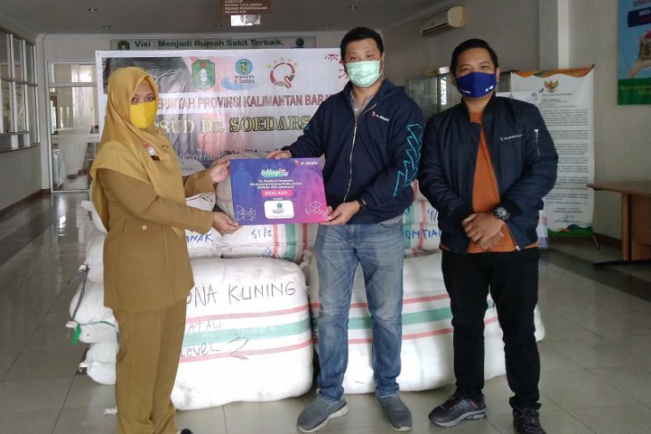 XL Axiata Salurkan APD ke Rumah Sakit di Serang dan Pontianak