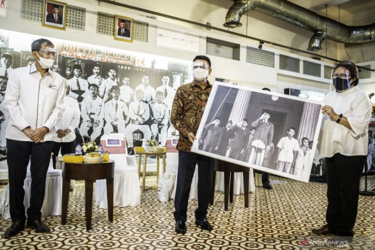 Moeldoko buka pameran foto dan grafis