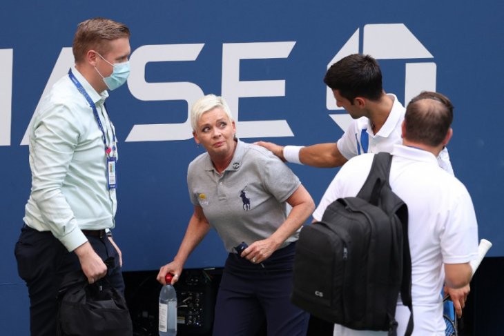 Djokovic desak penggemarnya dukung hakim garis