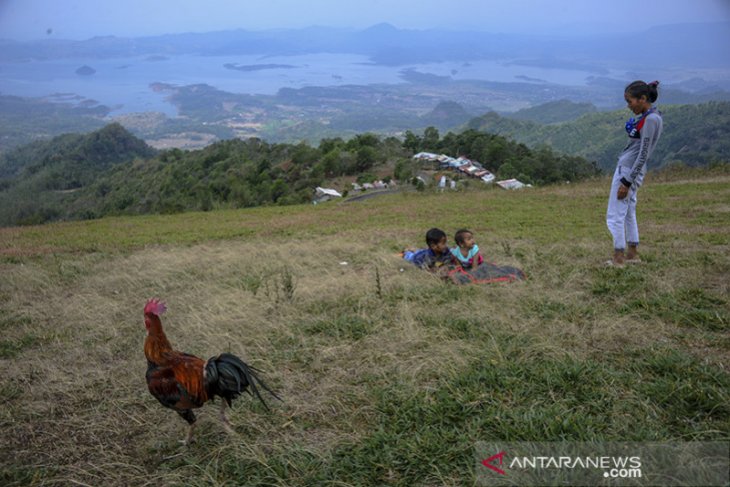 Wisata puncak batu dua Sumedang 