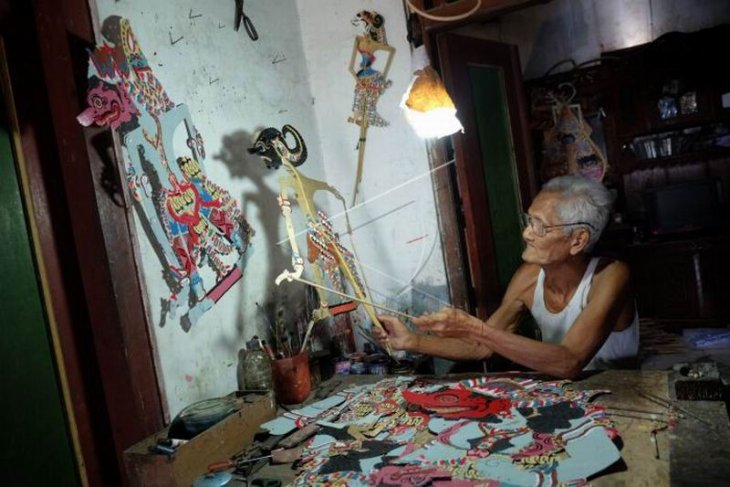 Kerajinan wayang kertas