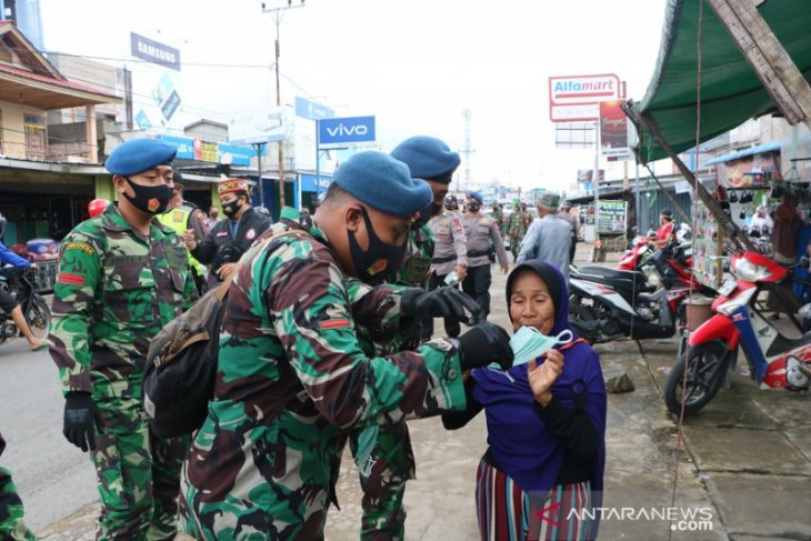 Lanud Supadio partisipasi kampanyekan penggunaan masker