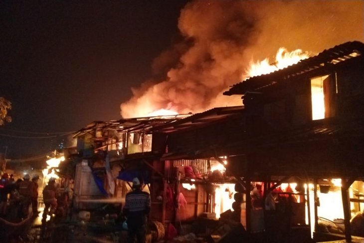 60 bangunan hangus terbakar di Jakarta Utara