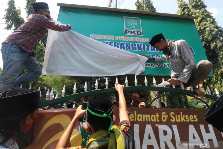 Tuntut Pengembalian Aset NU