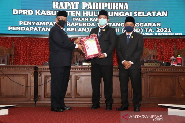 Bupati HSS sampaikan raperda APBD tahun anggaran 2021