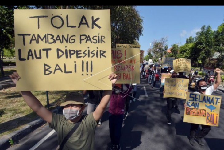 Tolak alokasi tambang pasir pantai Bali