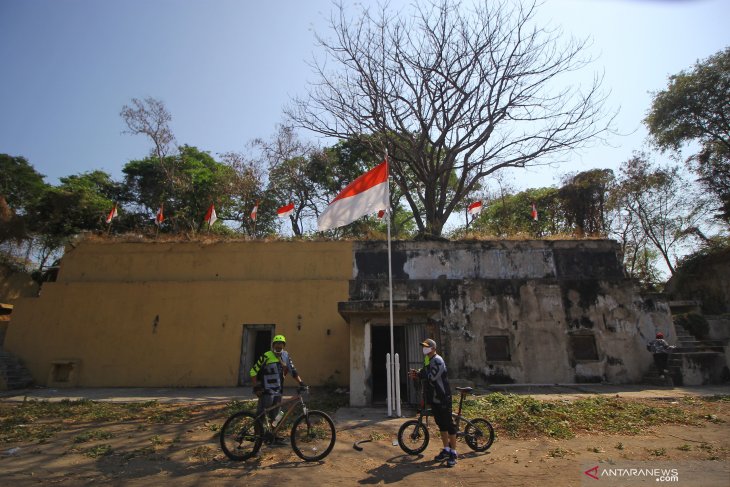 Wisata Sejarah Benteng Kedung Cowek