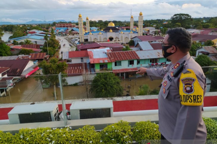 Debit air banjir di Kapuas Hulu terus meninggi