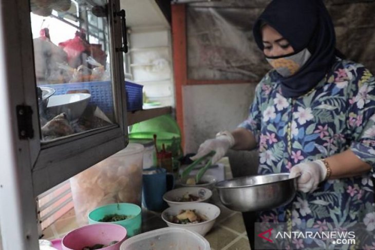 Julaiha sukses kembangkan usaha kuliner melalui modal PKH