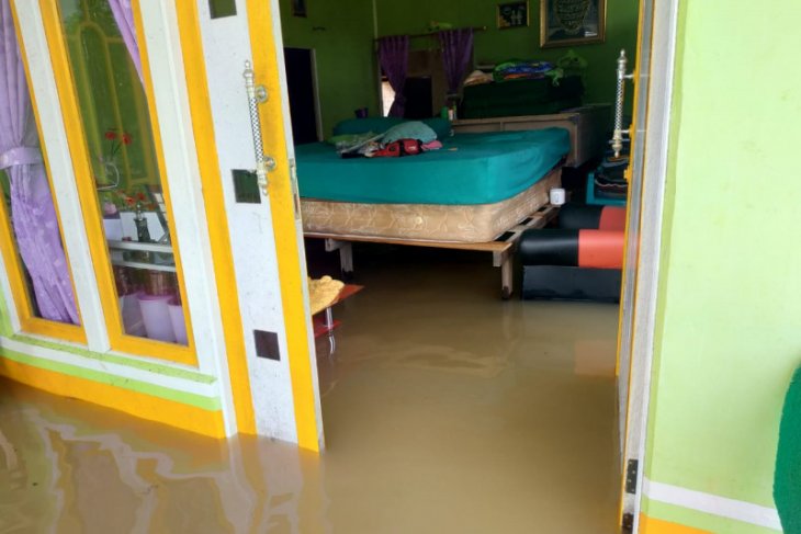 BPBD Kapuas Hulu sebut data korban banjir menunggu dari kecamatan