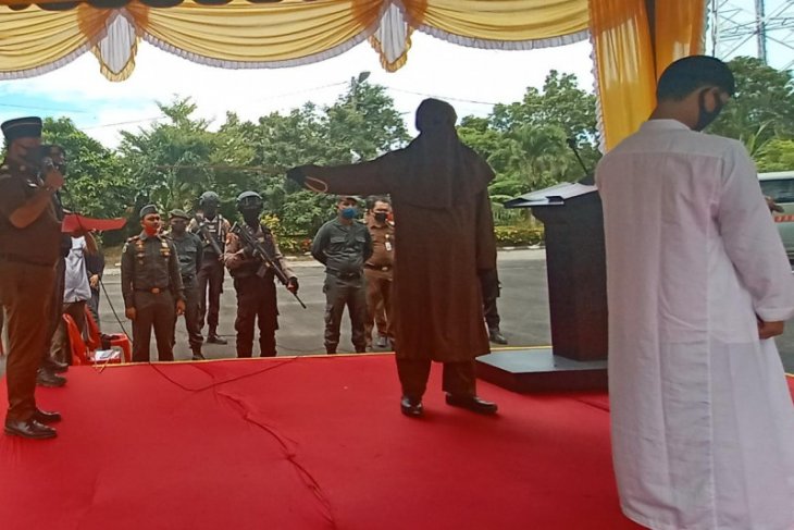 Empat pelanggar qanun syariat Islam di Aceh Utara jalani eksekusi cambuk
