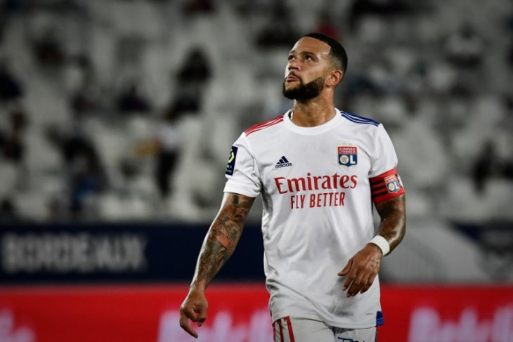 Gagal tarik Depay, Barcelona awali musim tanpa pemain baru