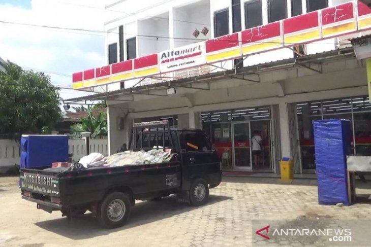 Perampok lumpuhkan CCTV sebelum membongkar dan curi isi minimarket