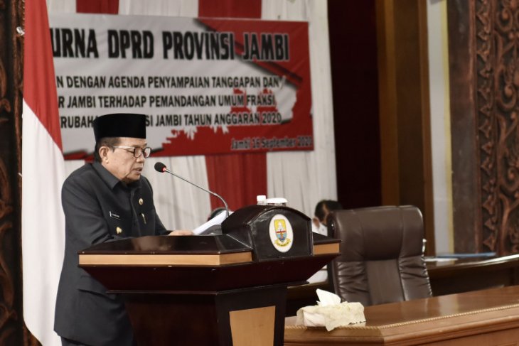 Gubernur beri penjelasan atas pandangan fraksi DPRD terhadap APDB perubahan