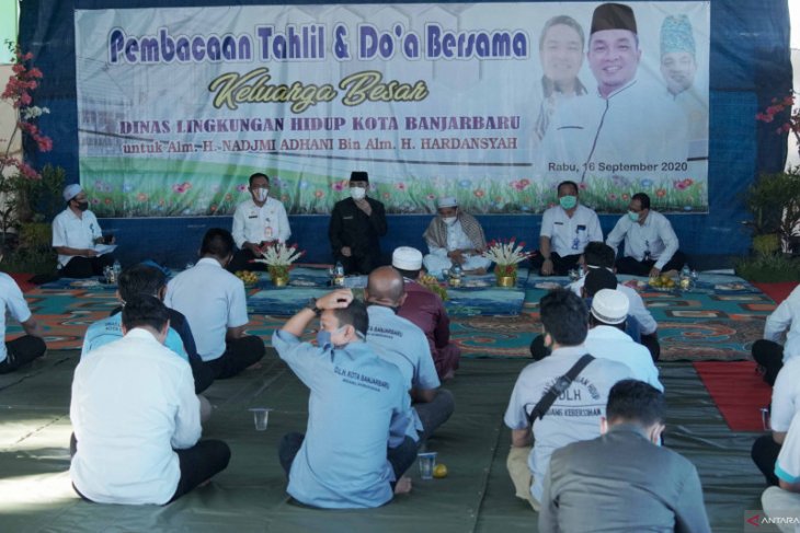 DLH doa bersama untuk almarhum Nadjmi Adhani