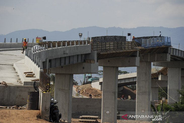 Progres pengerjaan proyek kereta cepat 