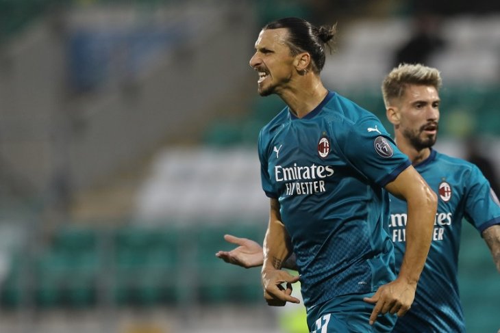 Ibra antar Milan lolos ke putaran tiga kualifikasi Liga Europa