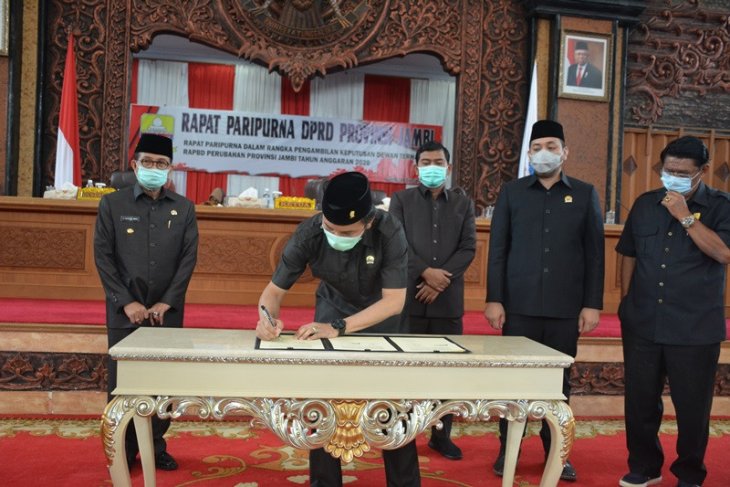 DPRD ketok palu APBD Perubahan Provinsi Jambi 2020