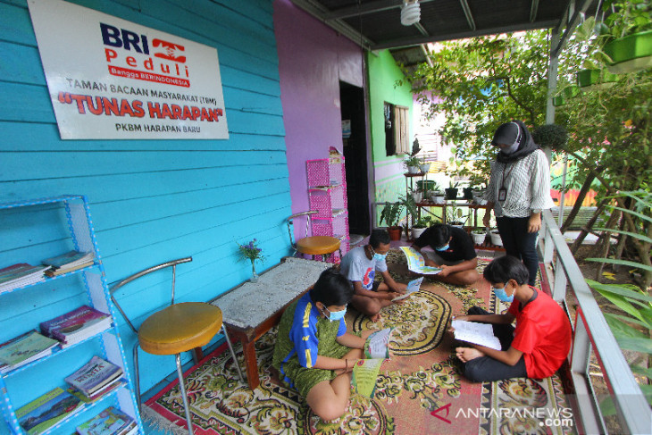 Taman Bacaan Masyarakat Di Kawasan Sungai Kemuning Banjarbaru
