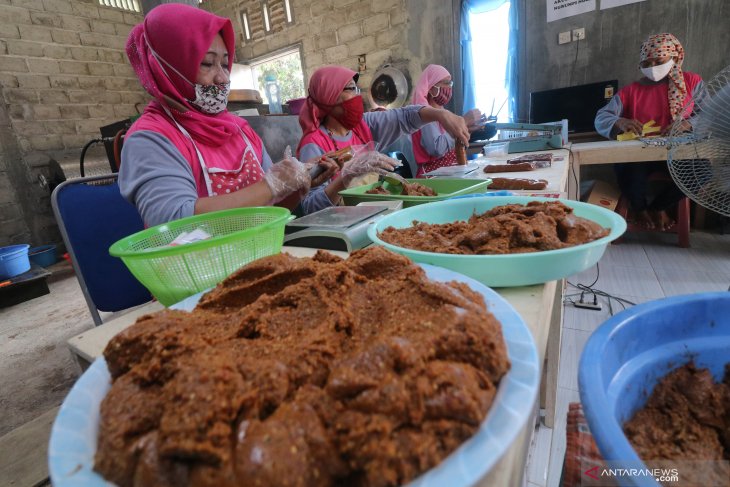 Kenaikan produksi sambal pecel