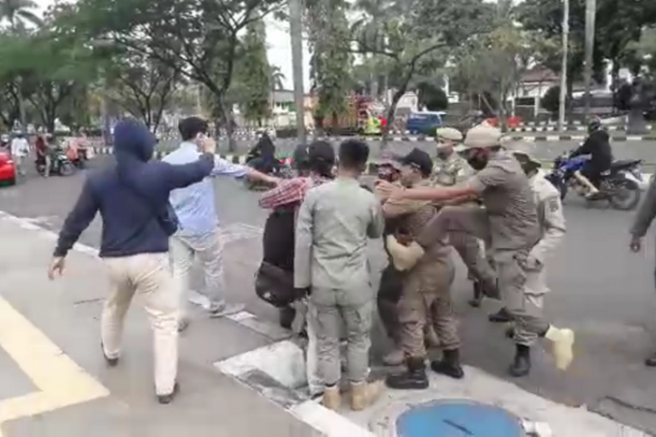Polisi dalami kasus tendangan terbang oknum Satpol PP kepada mahasiswa