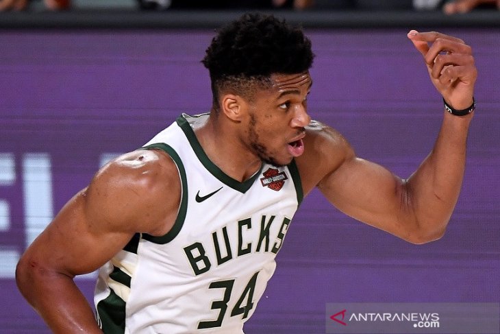 Bintang Milwaukee Bucks Antetokounmpo kembali menjadi MVP NBA