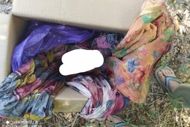 Warga digegerkan dengan penemuan bayi dengan kain penuh darah dalam keadaan sudah meninggal