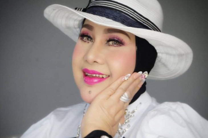 Elvy Sukaesih positif COVID-19