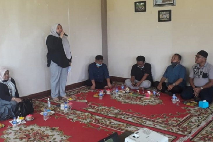 Bupati Masnah sambangi kepala SD dan SMP di obyek Wisata Alam Sepabo