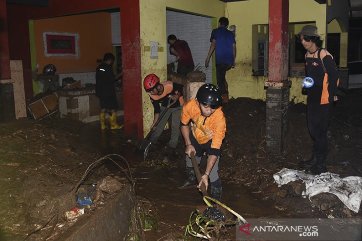 Banjir bandang Sukabumi 