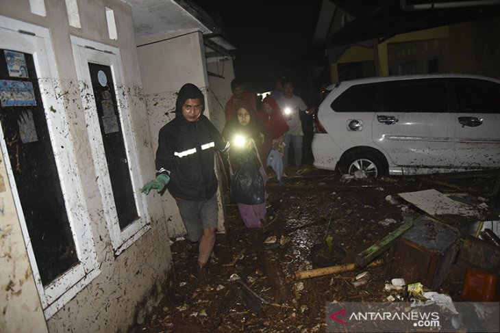 Banjir bandang Sukabumi 