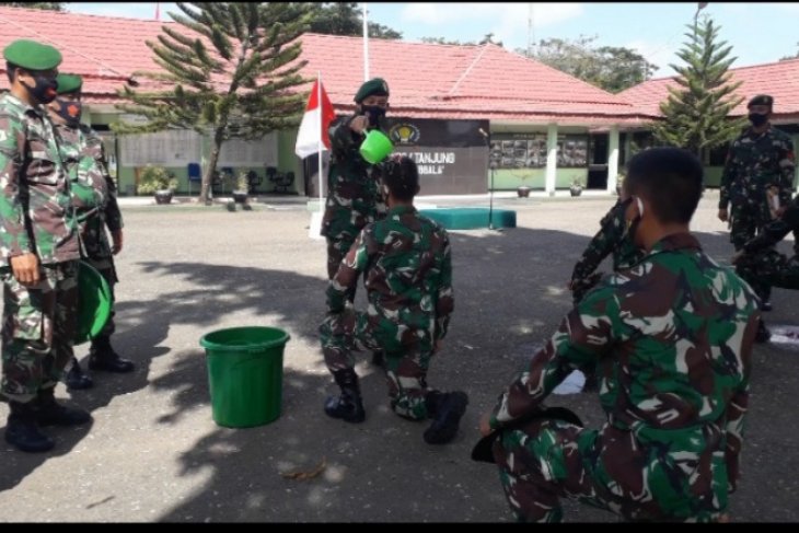 Dandim 1008/Tanjung pimpin tradisi penerimaan anggota baru