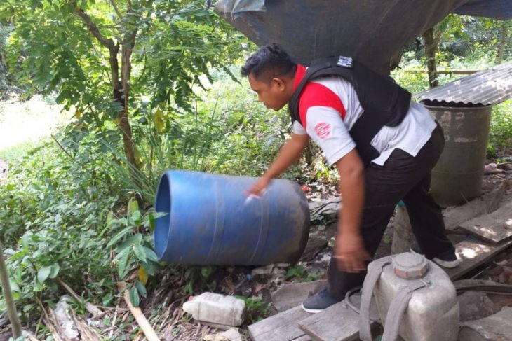 Polres Halut amankan ratusan miras tradisional