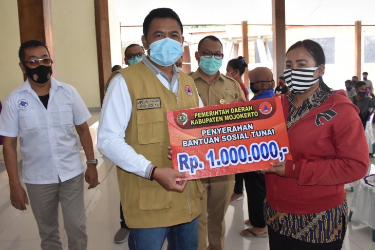 293 orang pelaku usaha pariwisata di Mojokerto terima BST
