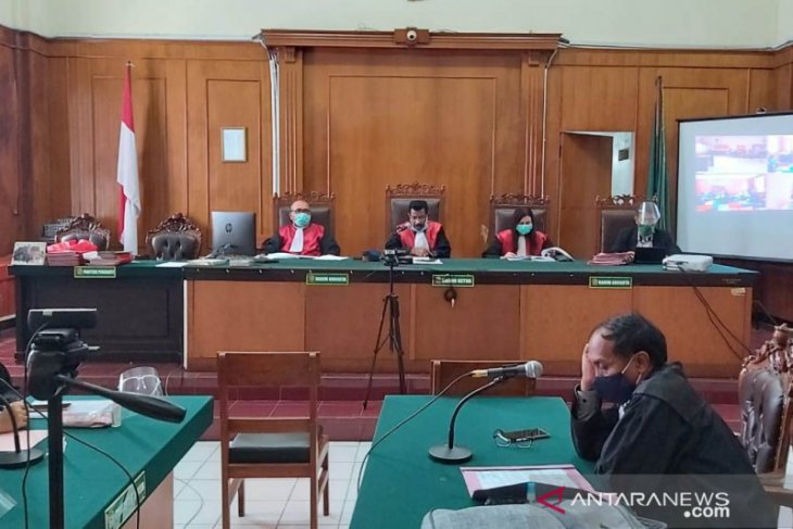 Pendeta pelaku cabul di Surabaya divonis 10 tahun penjara