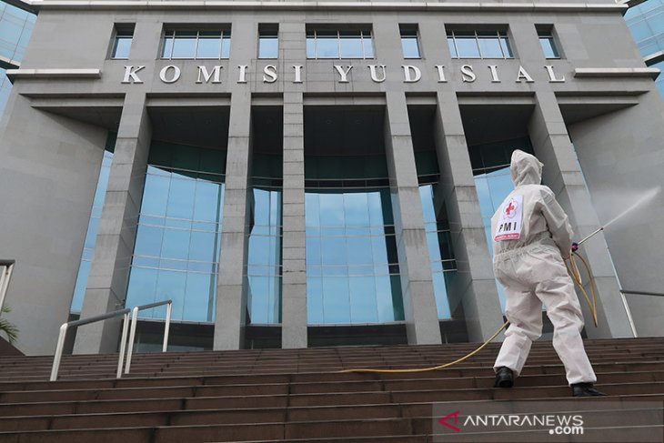 Presiden Jokowi serahkan 7 nama calon anggota KY ke DPR