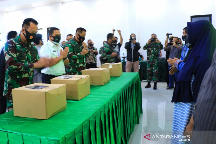 Wali Kota Arief apresiasi TNI bantu masyarakat terdampak COVID-19