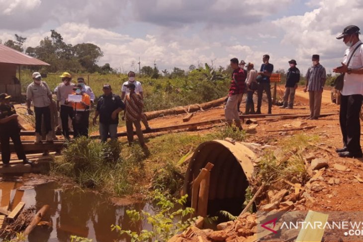 Bupati Kayong Utara pastikan proyek irigasi tuntas akhir tahun