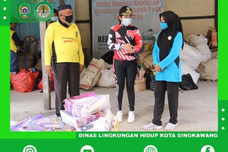 DLH Kota Singkawang siap beli sampah dari masyarakat